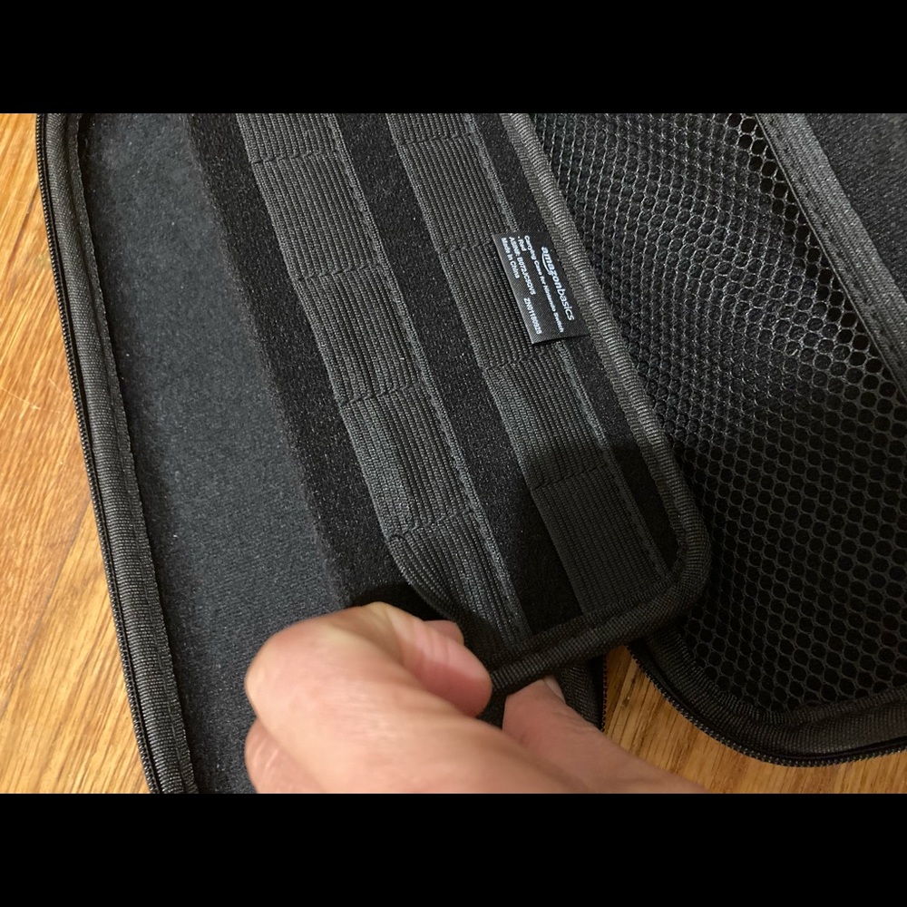 Nintendo switch red case - Picture 5 of 11